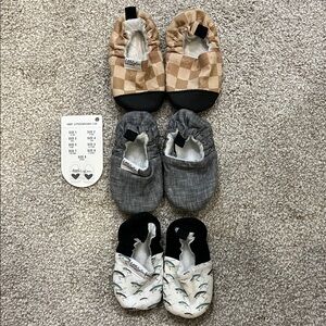 Checkered and Gray Kids Slippers Set